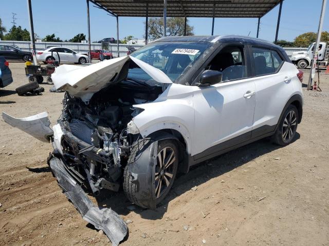  Salvage Nissan Kicks