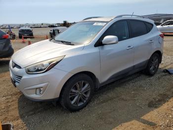  Salvage Hyundai TUCSON