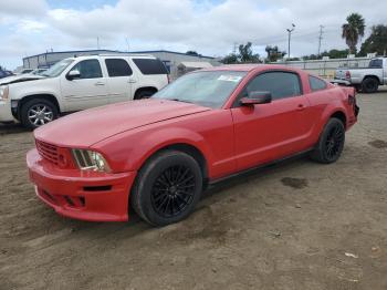  Salvage Ford Mustang