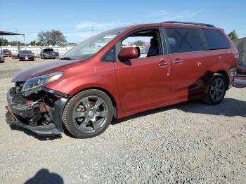  Salvage Toyota Sienna