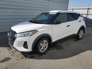  Salvage Nissan Kicks