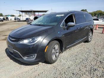  Salvage Chrysler Pacifica