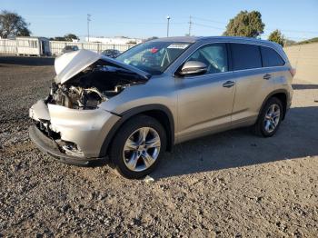  Salvage Toyota Highlander