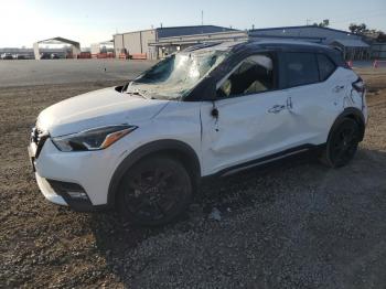  Salvage Nissan Kicks