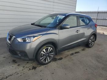  Salvage Nissan Kicks