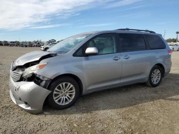  Salvage Toyota Sienna