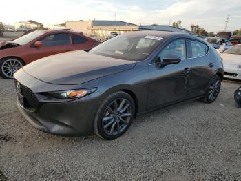  Salvage Mazda 3