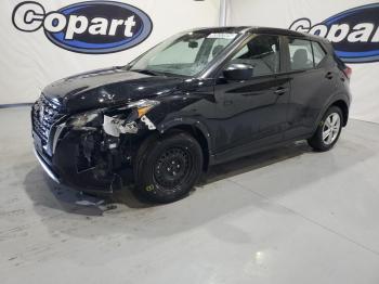  Salvage Nissan Kicks