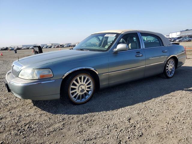  Salvage Lincoln Towncar