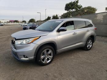  Salvage Toyota Highlander