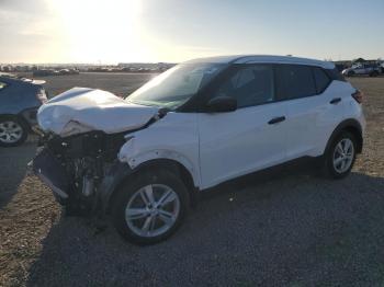  Salvage Nissan Kicks