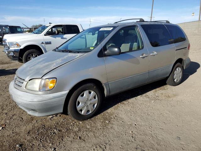  Salvage Toyota Sienna