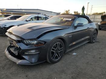  Salvage Ford Mustang