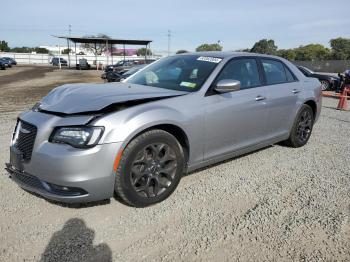  Salvage Chrysler 300