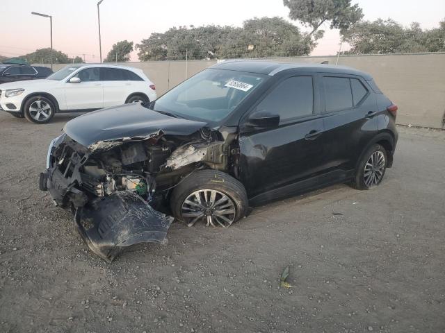  Salvage Nissan Kicks