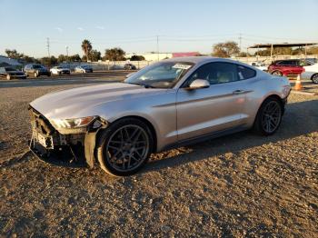  Salvage Ford Mustang