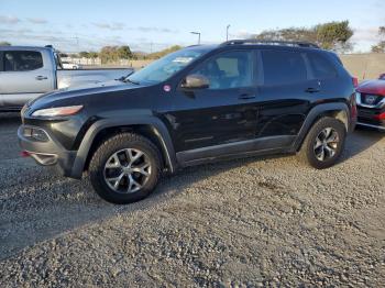  Salvage Jeep Cherokee