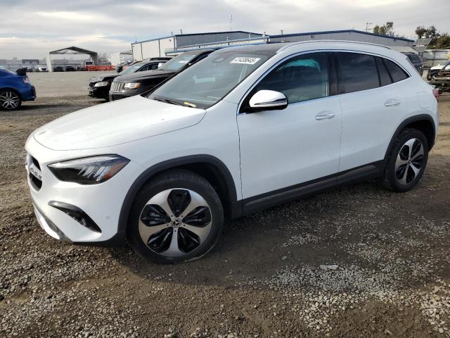  Salvage Mercedes-Benz GLA