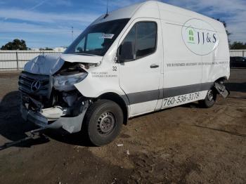  Salvage Mercedes-Benz Sprinter