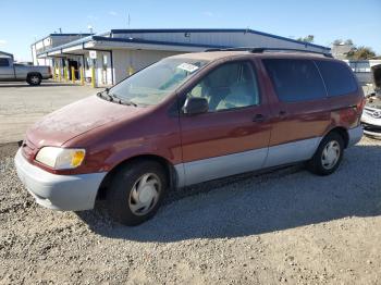  Salvage Toyota Sienna