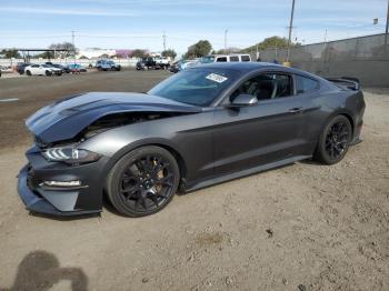  Salvage Ford Mustang