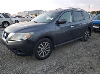  Salvage Nissan Pathfinder