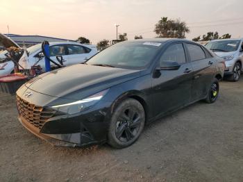  Salvage Hyundai ELANTRA