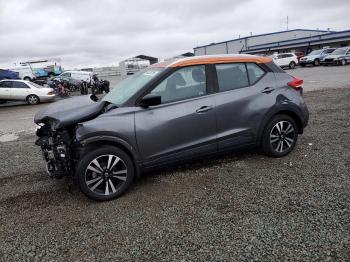  Salvage Nissan Kicks