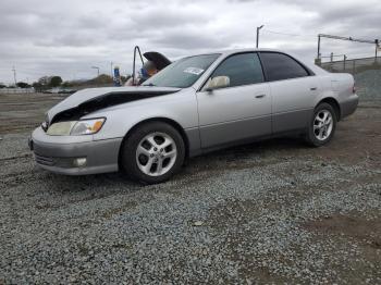  Salvage Lexus Es