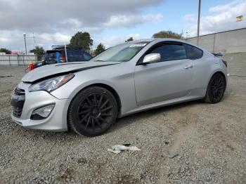  Salvage Hyundai Genesis