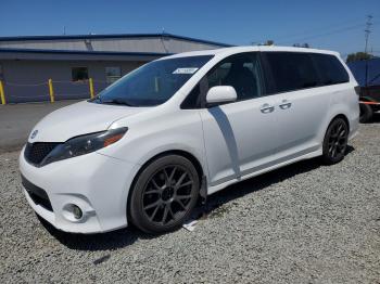  Salvage Toyota Sienna