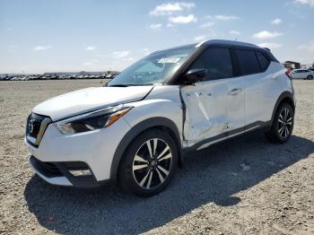 Salvage Nissan Kicks