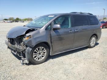  Salvage Toyota Sienna
