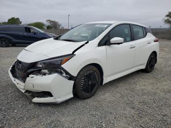  Salvage Nissan LEAF
