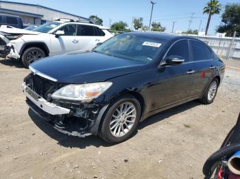  Salvage Hyundai Genesis
