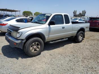  Salvage Toyota Tacoma