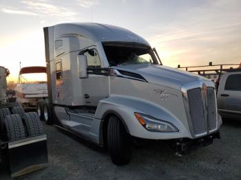  Salvage Kenworth Constructi