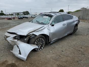  Salvage Lexus Es