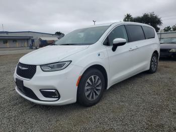  Salvage Chrysler Pacifica