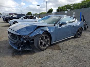  Salvage Ford Mustang