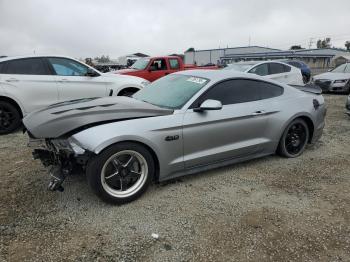  Salvage Ford Mustang