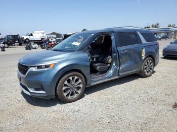  Salvage Kia Carnival