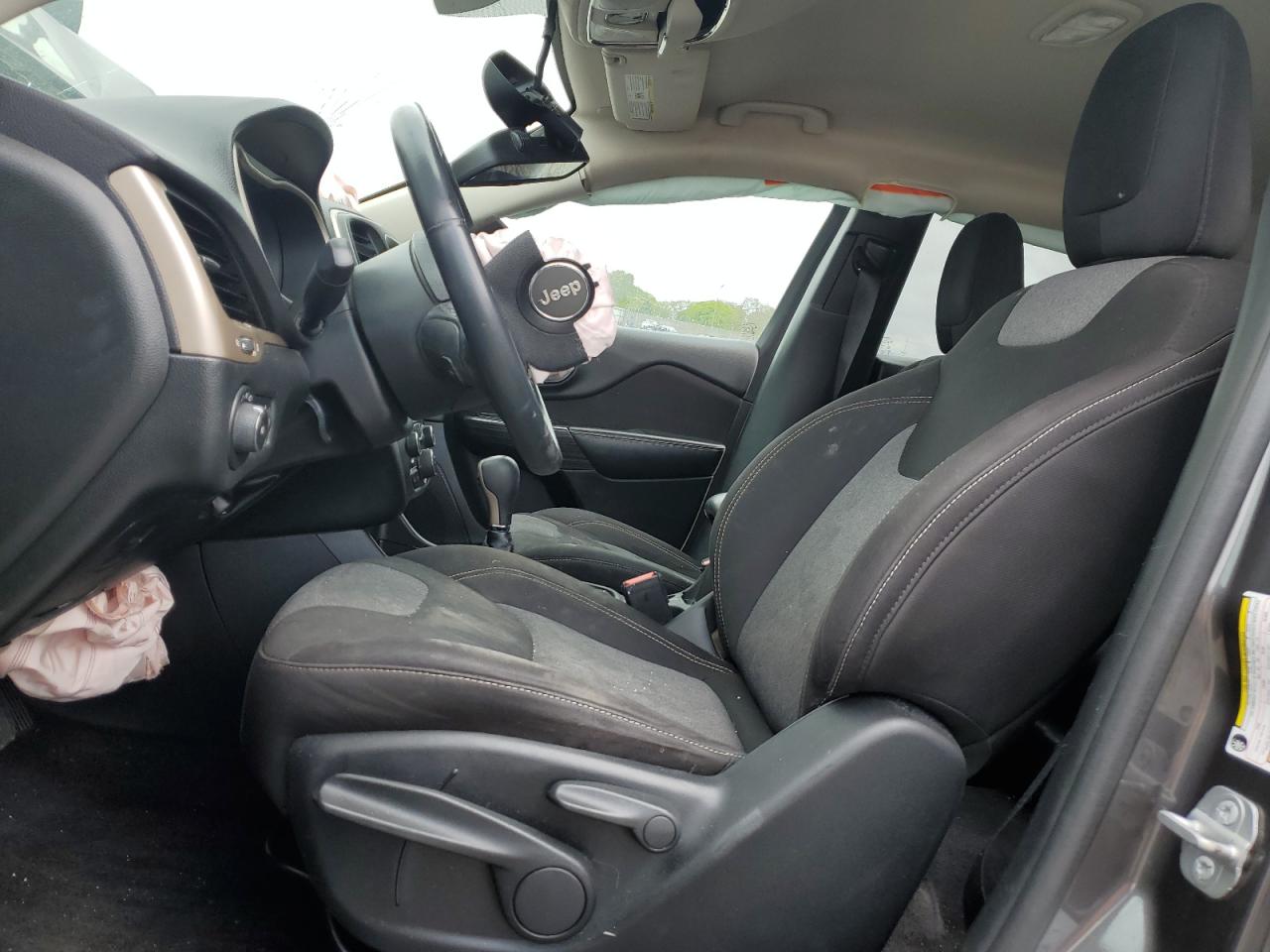 Jeep Grand Cherokee Latitude Image 13