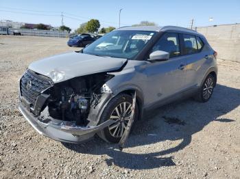  Salvage Nissan Kicks