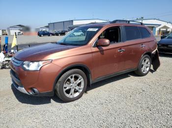  Salvage Mitsubishi Outlander