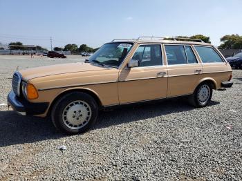  Salvage Mercedes-Benz 300-Class