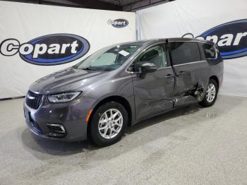  Salvage Chrysler Pacifica