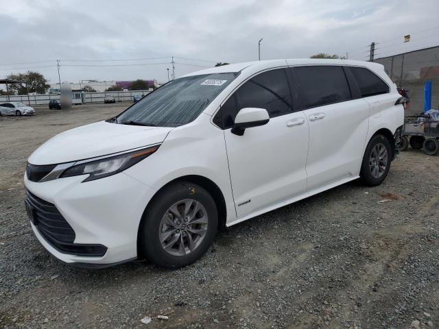  Salvage Toyota Sienna