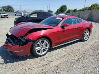  Salvage Ford Mustang