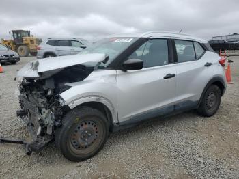  Salvage Nissan Kicks